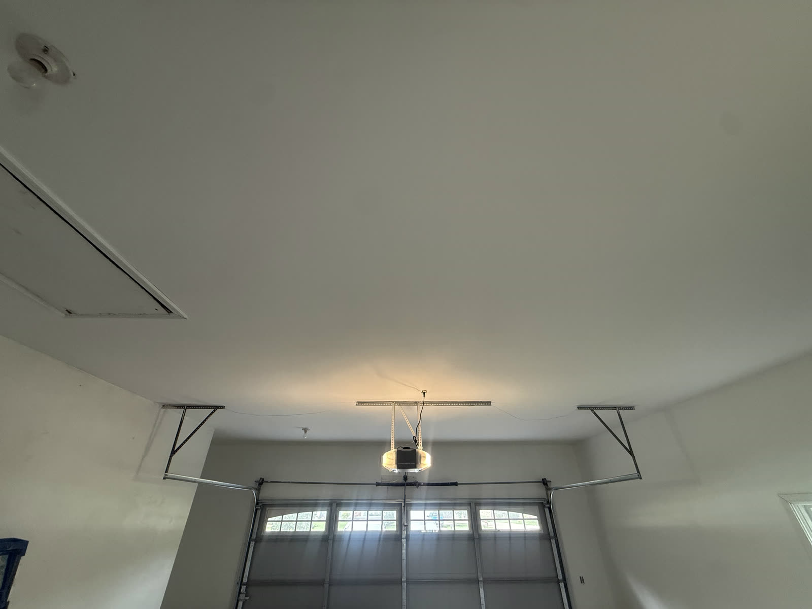 The finished ceiling, flat and clean from edge to edge.