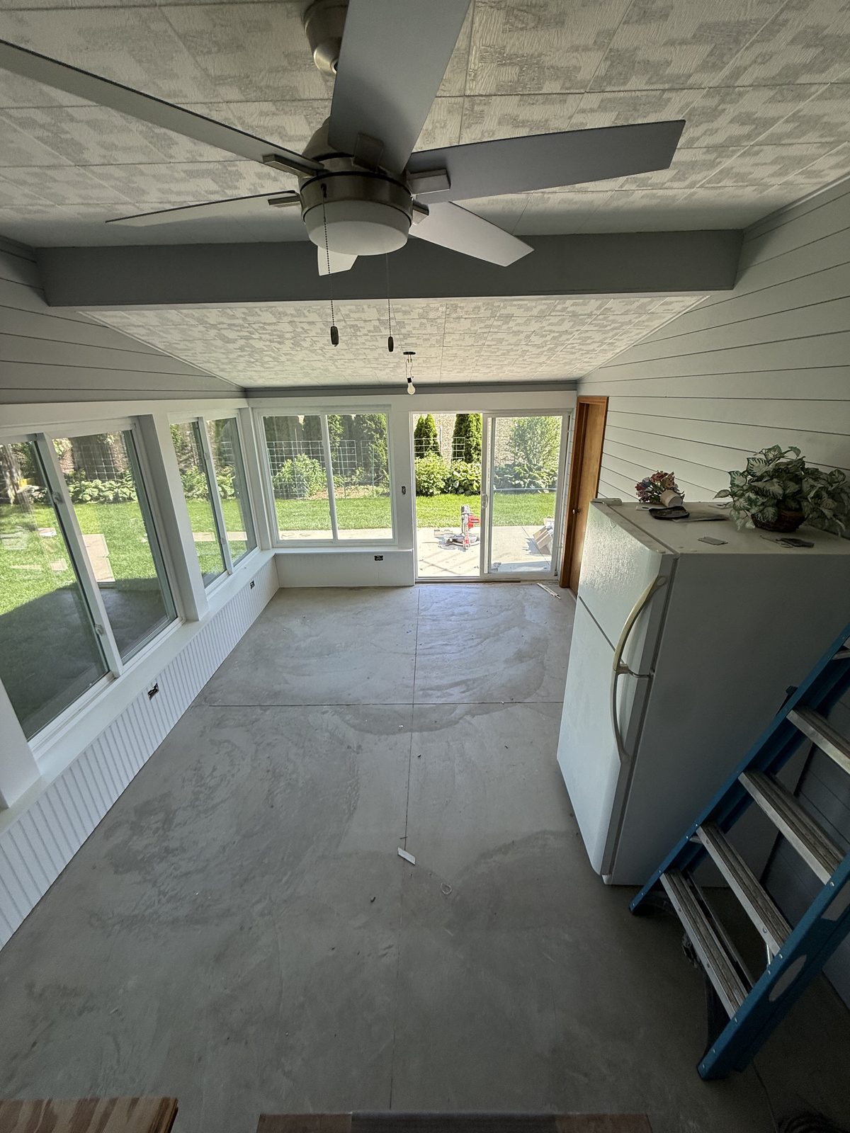 Fresh walls and ceiling, prepped for finishing.